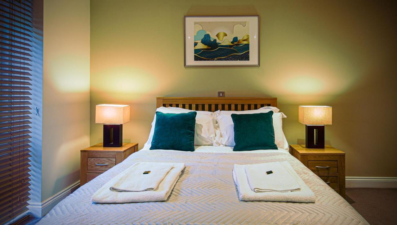 Superb City Center 1 Or 2 Bedroom Apts King Bed Саутхамптън Екстериор снимка