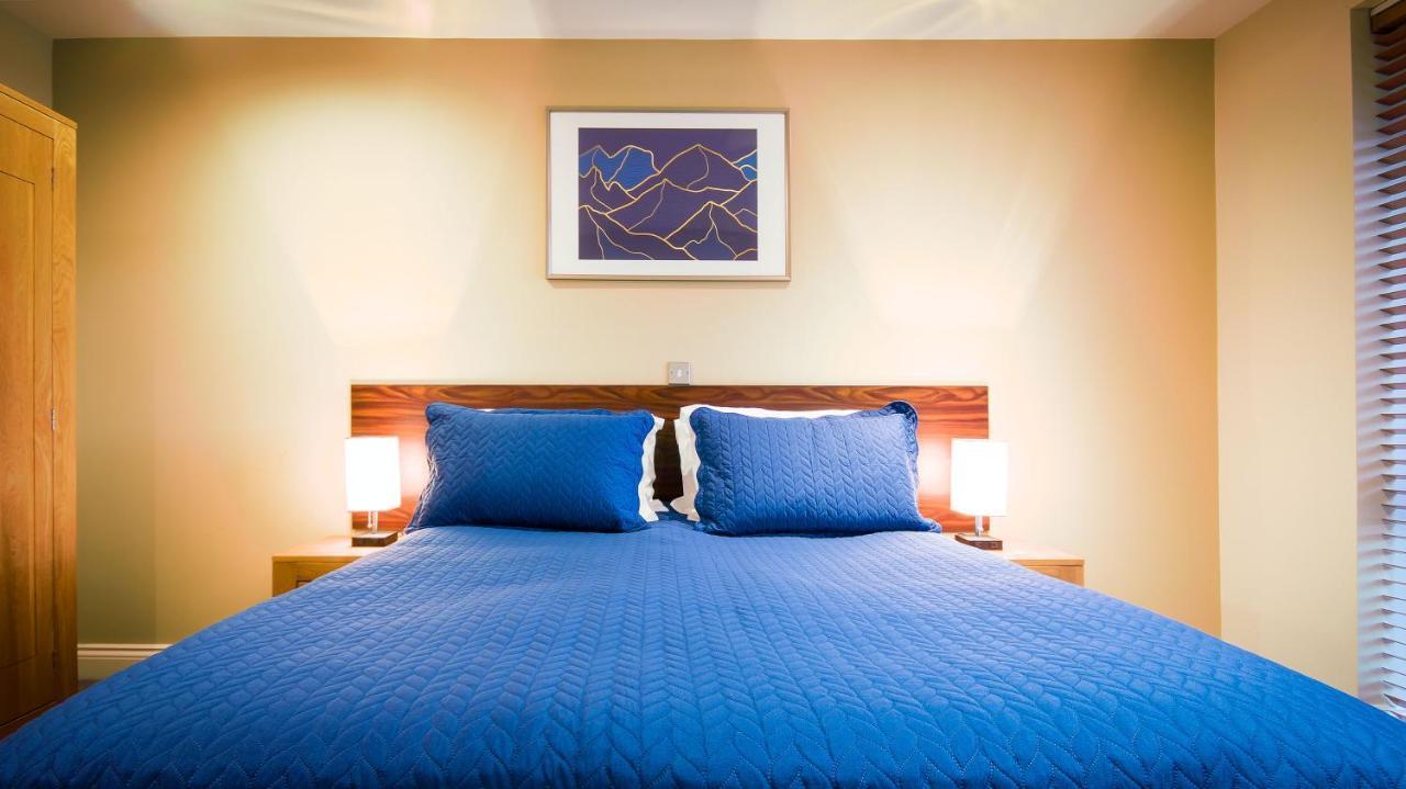Superb City Center 1 Or 2 Bedroom Apts King Bed Саутхамптън Екстериор снимка