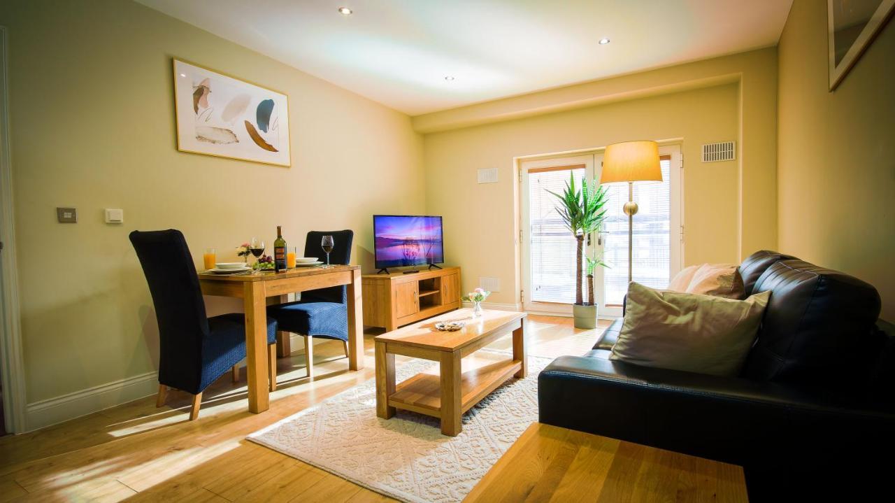 Superb City Center 1 Or 2 Bedroom Apts King Bed Саутхамптън Екстериор снимка